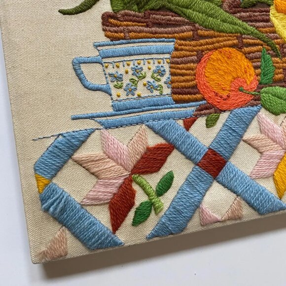 Crewel Embroidered Wall Art Spring Bouquet 0323 Creative Circle 1981 - Picture 5 of 8